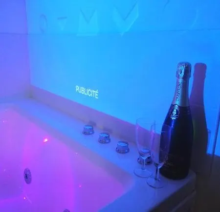 Apartment Le 2005 Double Balneo, Lit Queen Size, Soiree Romantique
