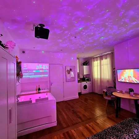 Le 2005 Double Balneo, Lit Queen Size, Soiree Romantique * גרנובל