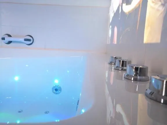 דירה Le 2005 Double Balneo, Lit Queen Size, Soiree Romantique *