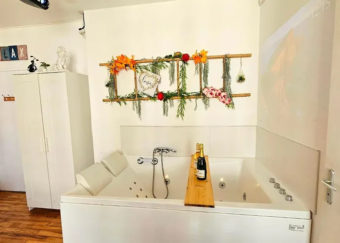 Le 2005 Double Balneo, Lit Queen Size, Soiree Romantique גרנובל